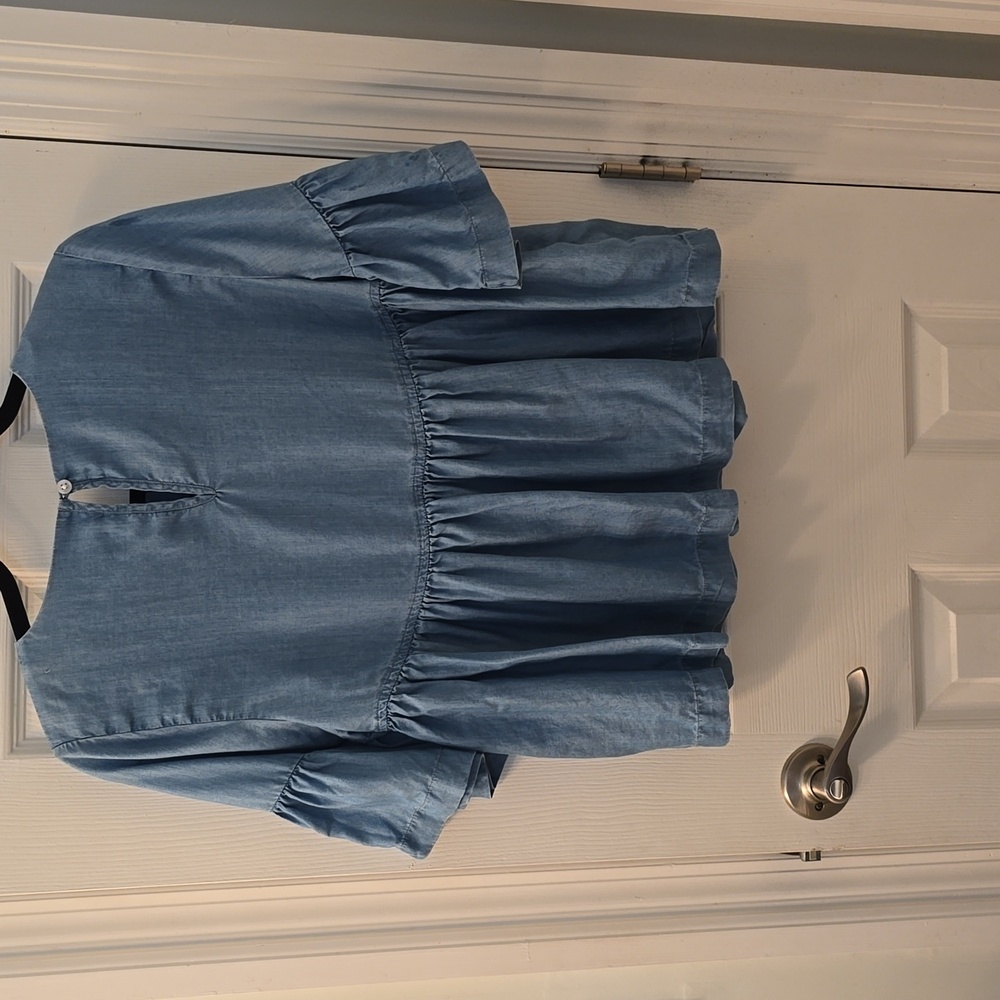 EUC Crown & Ivy Light Blue Embroidered Blouse Size S (#14) - Picture 3 of 6